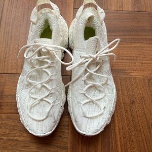 Nike Space Hippie 04 - size 7